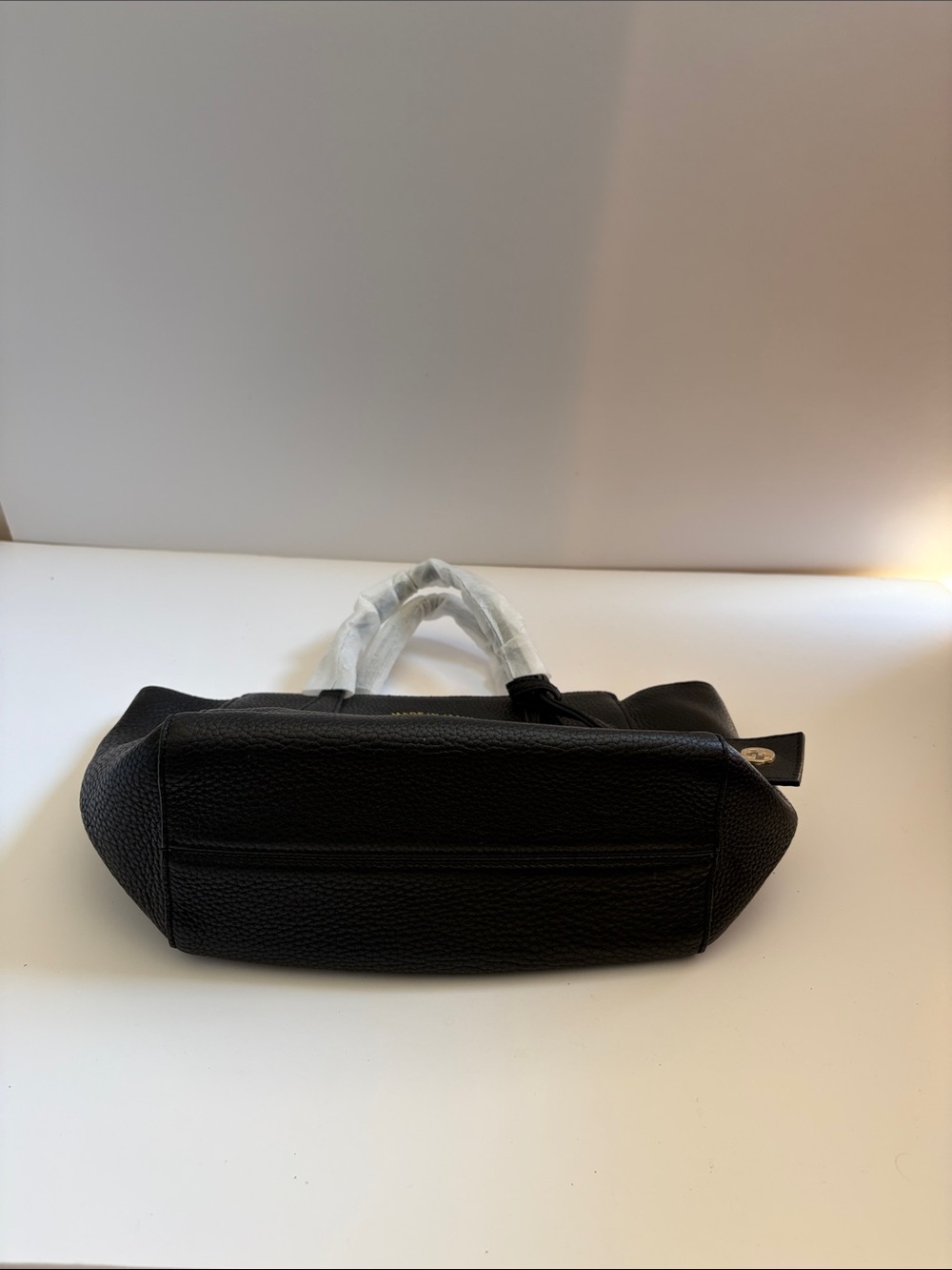 Gucci Black Pebbled Leather Tote with Gold Logo - Picture 4 of 4